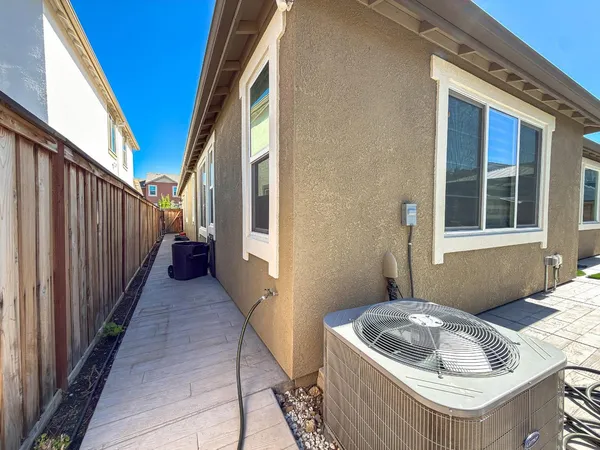 $3,300 | 2665 Luna Avenue, Tracy, CA 95377