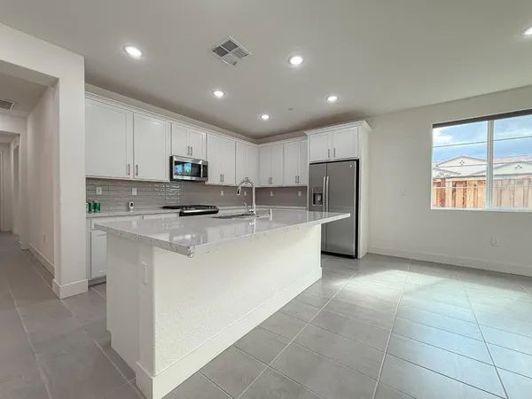 $3,300 | 2665 Luna Avenue, Tracy, CA 95377