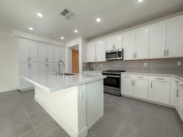$3,300 | 2665 Luna Avenue, Tracy, CA 95377
