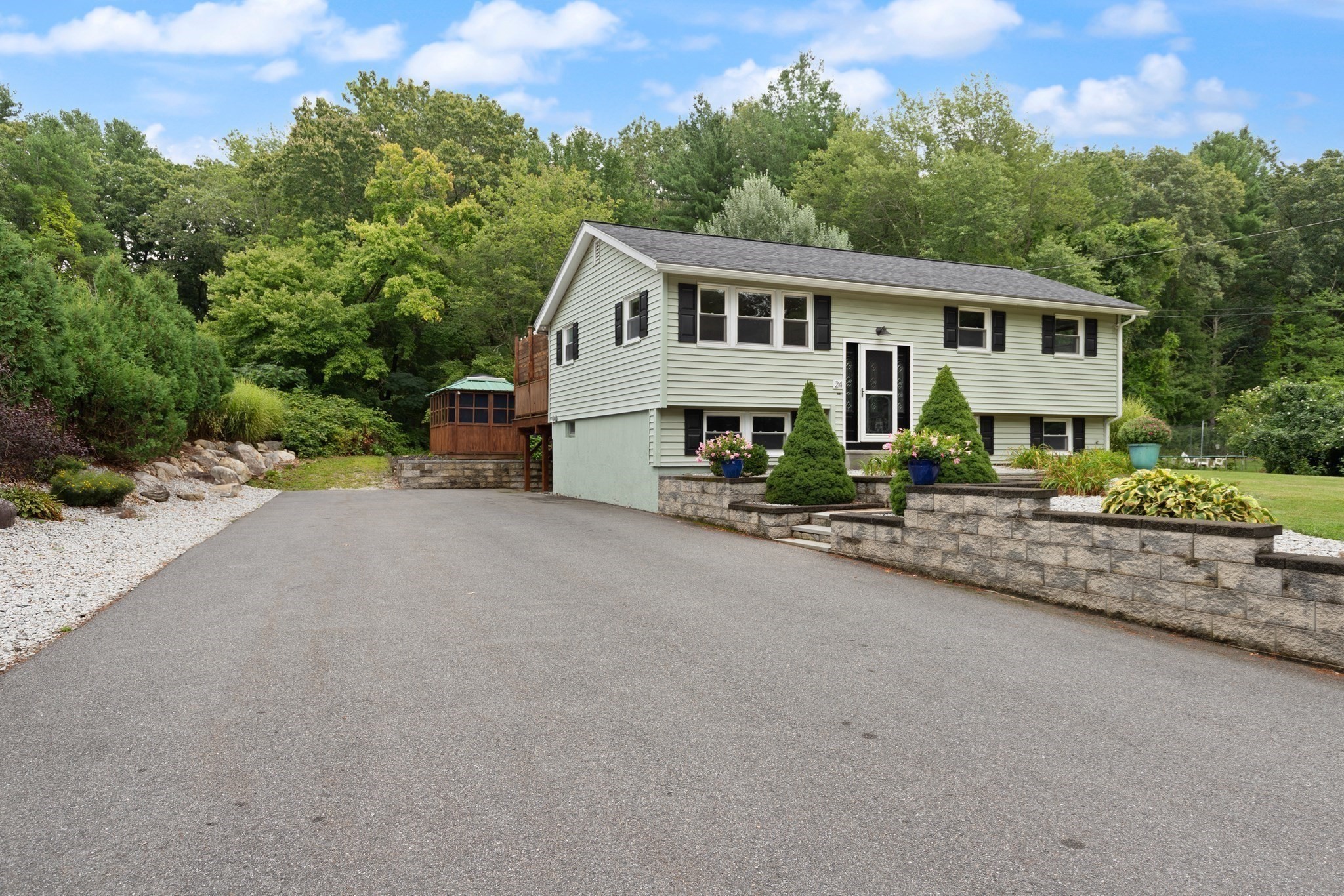 24 Sleigh Road Chelmsford, MA 01824 - Photo 39 of 40 Gallery Image 39