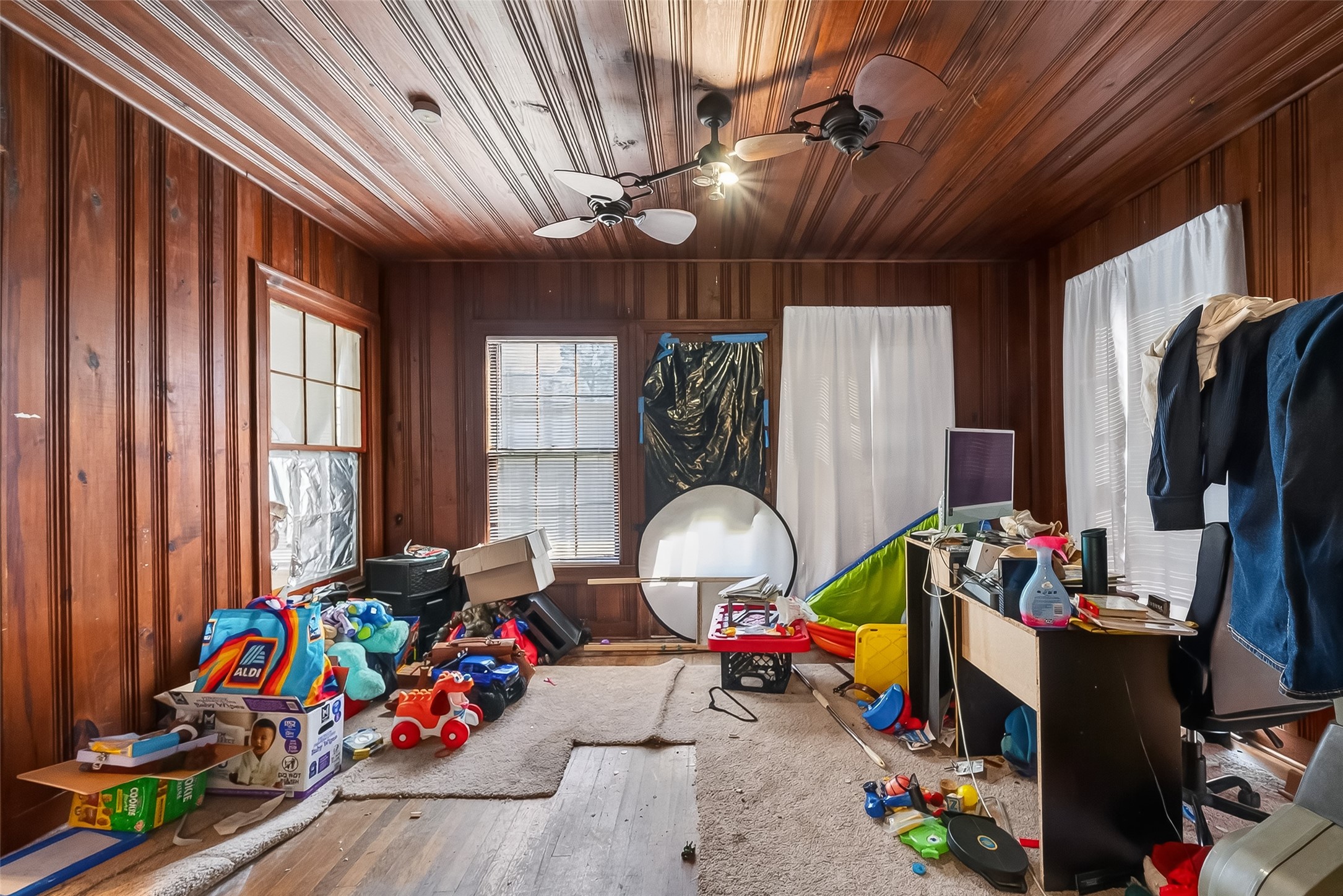 15627 Market Street Channelview, TX 77530 - Photo 24 of 35 a room with toys and toys