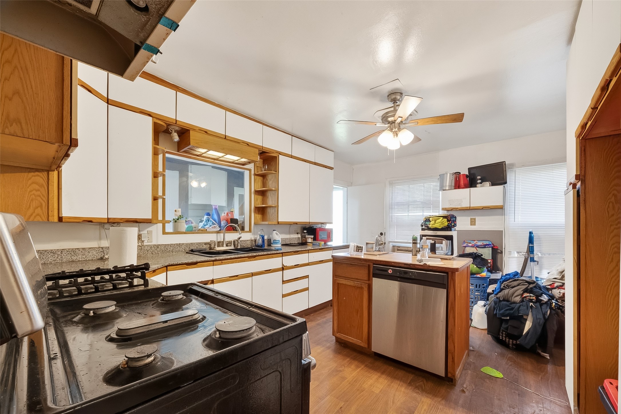 15627 Market Street Channelview, TX 77530 - Photo 8 of 44