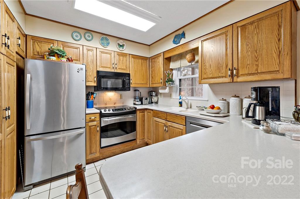 215 Tyler Heights Road Marion, NC 28752 - Photo 13 of 41 Gallery Image 13