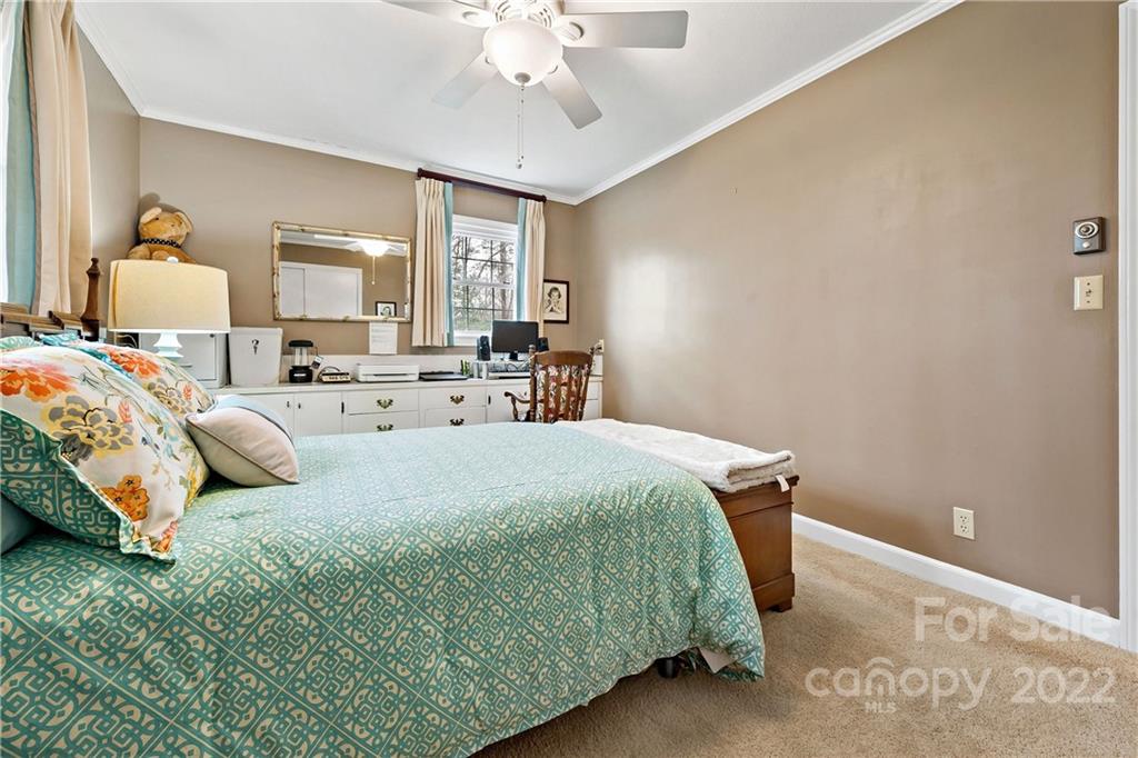 215 Tyler Heights Road Marion, NC 28752 - Photo 32 of 41 Gallery Image 32