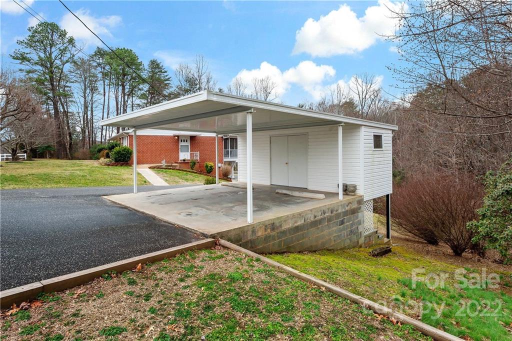 215 Tyler Heights Road Marion, NC 28752 - Photo 38 of 41 Gallery Image 38