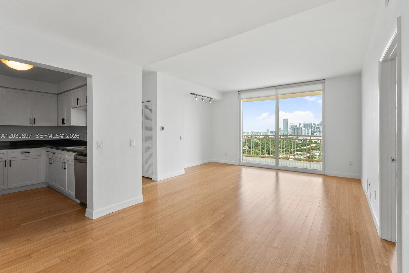 2475 Brickell Avenue, Unit 2104 Miami, FL 33129 - Photo 7 of 22