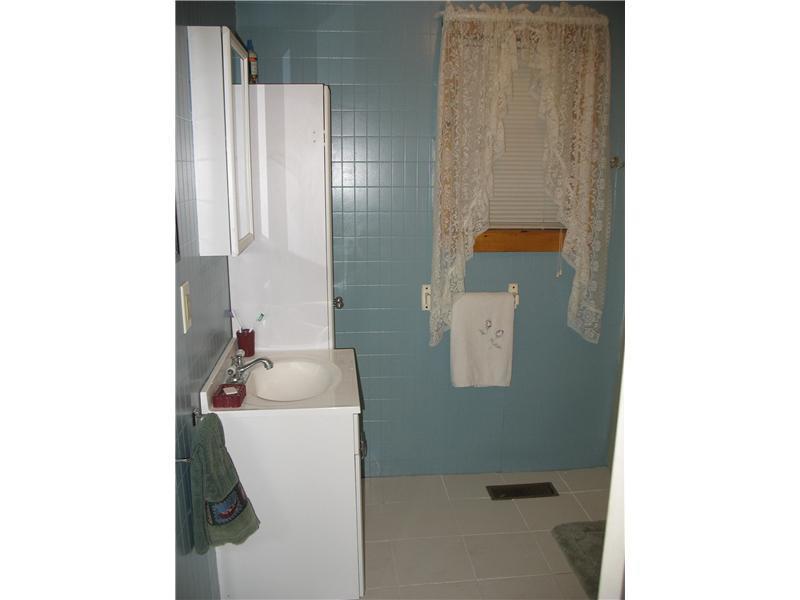 496 North Dexter Road Parkman, ME 04443 - Photo 17 of 21 Bathroom.