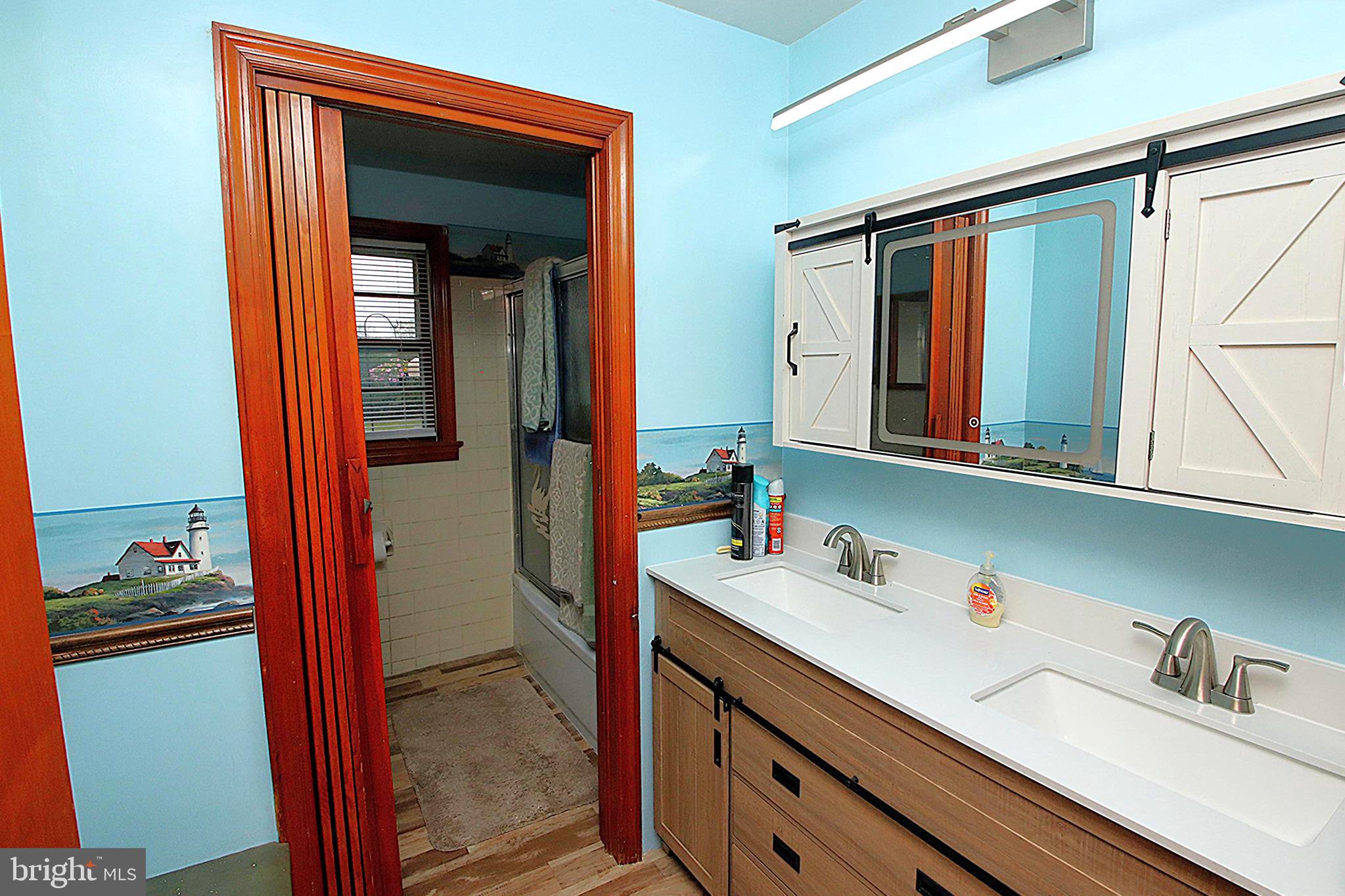 14540 National Pike Clear Spring, MD 21722 - Photo 20 of 37 Main level full Bathroom