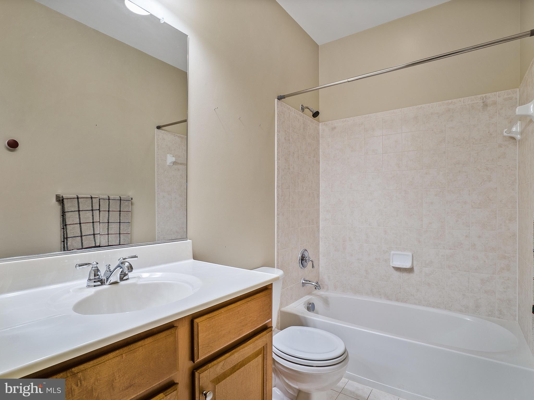 24712 Clock Tower Square Aldie, VA 20105 - Photo 24 of 30 2nd Full Bath on 3rd Level