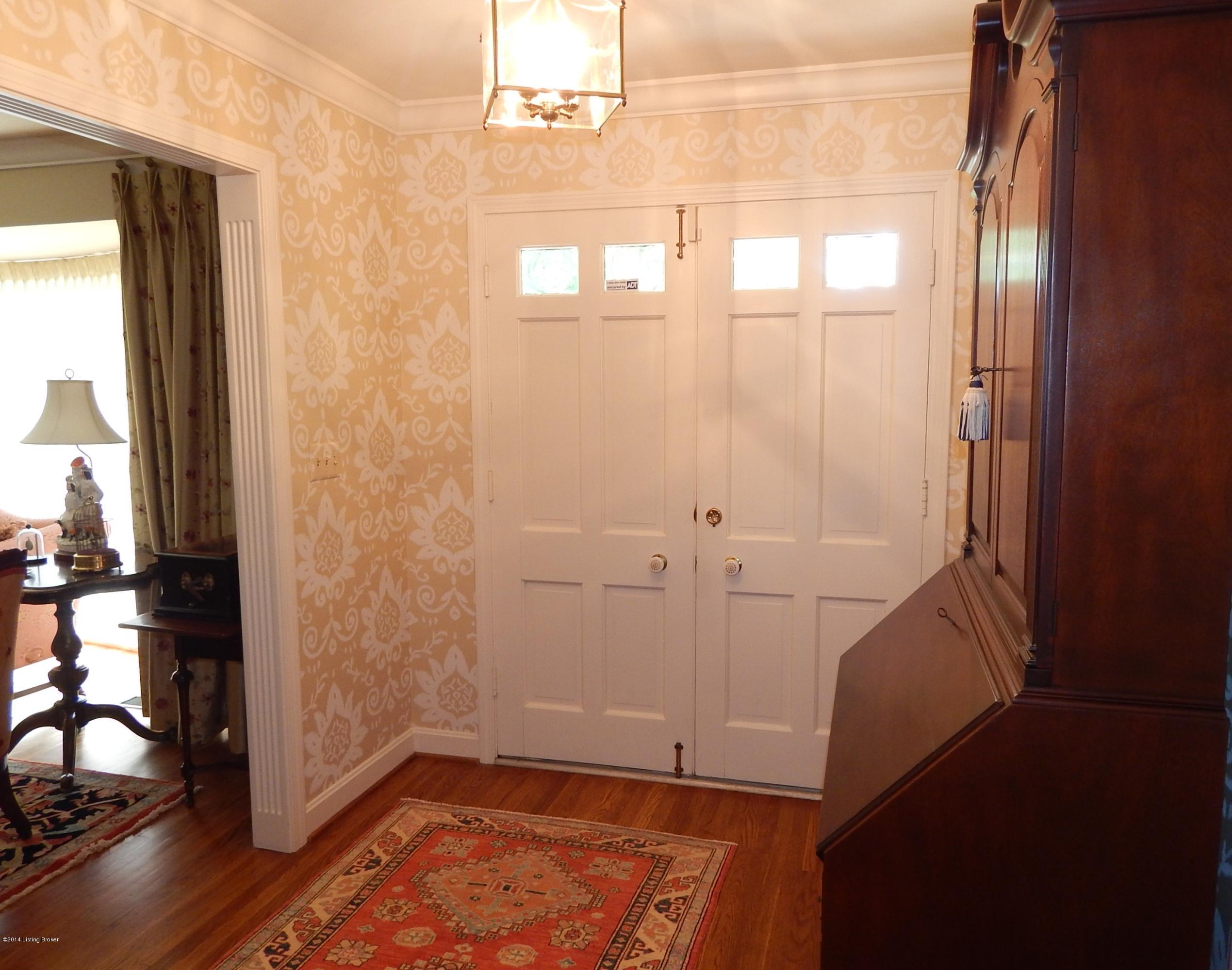 5303 Hempstead Road Louisville, KY 40207 - Photo 2 of 20 Foyer