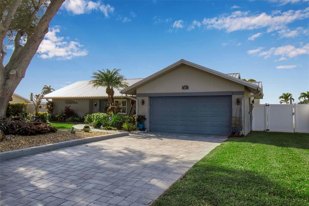 1014 63rd Street West Bradenton, FL 34209 - Photo 2 of 44