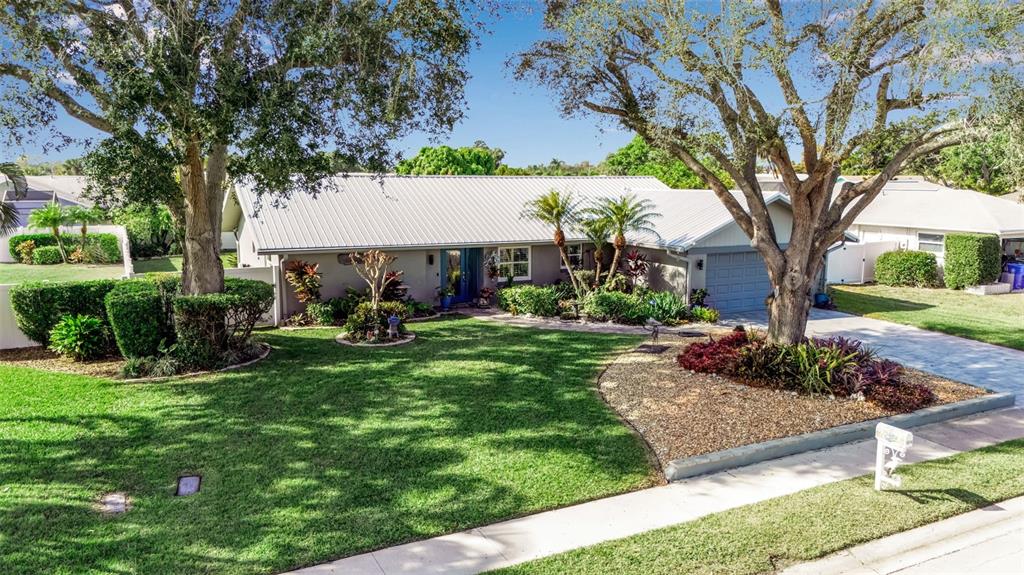 1014 63rd Street West Bradenton, FL 34209 - Photo 3 of 44