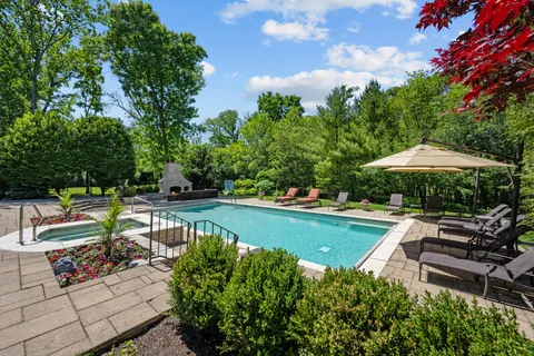 $3,375,000 | 1150 West Keswick Lane, Lake Forest, IL 60045