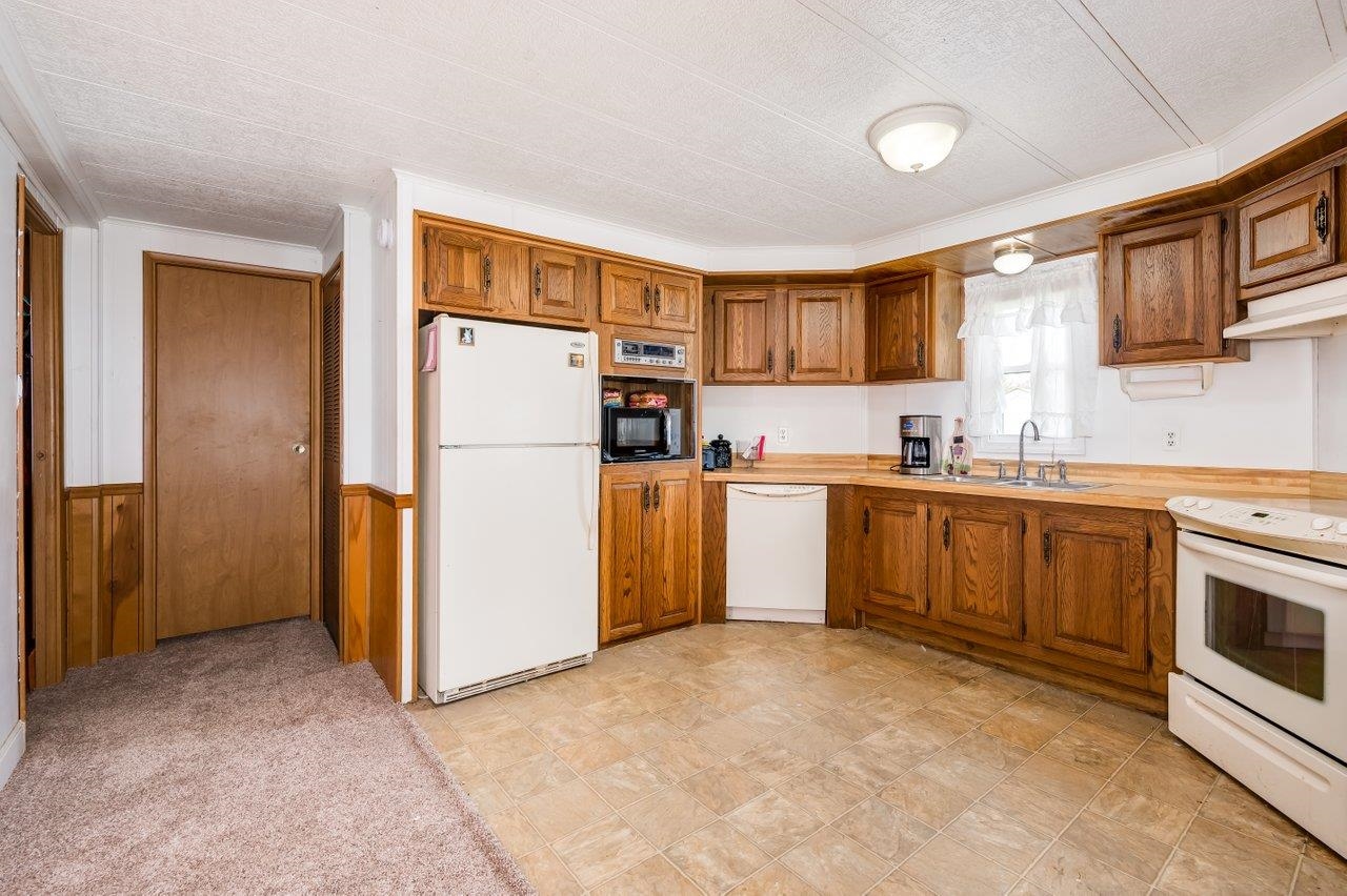 5 Monadnock Drive Rochester, NH 03867 - Photo 7 of 40