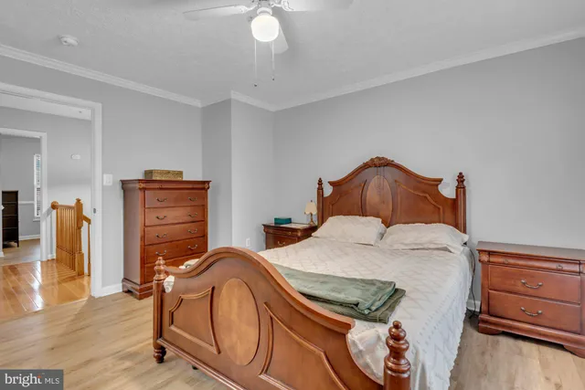 a en suite bathroom with a sink and a mirror