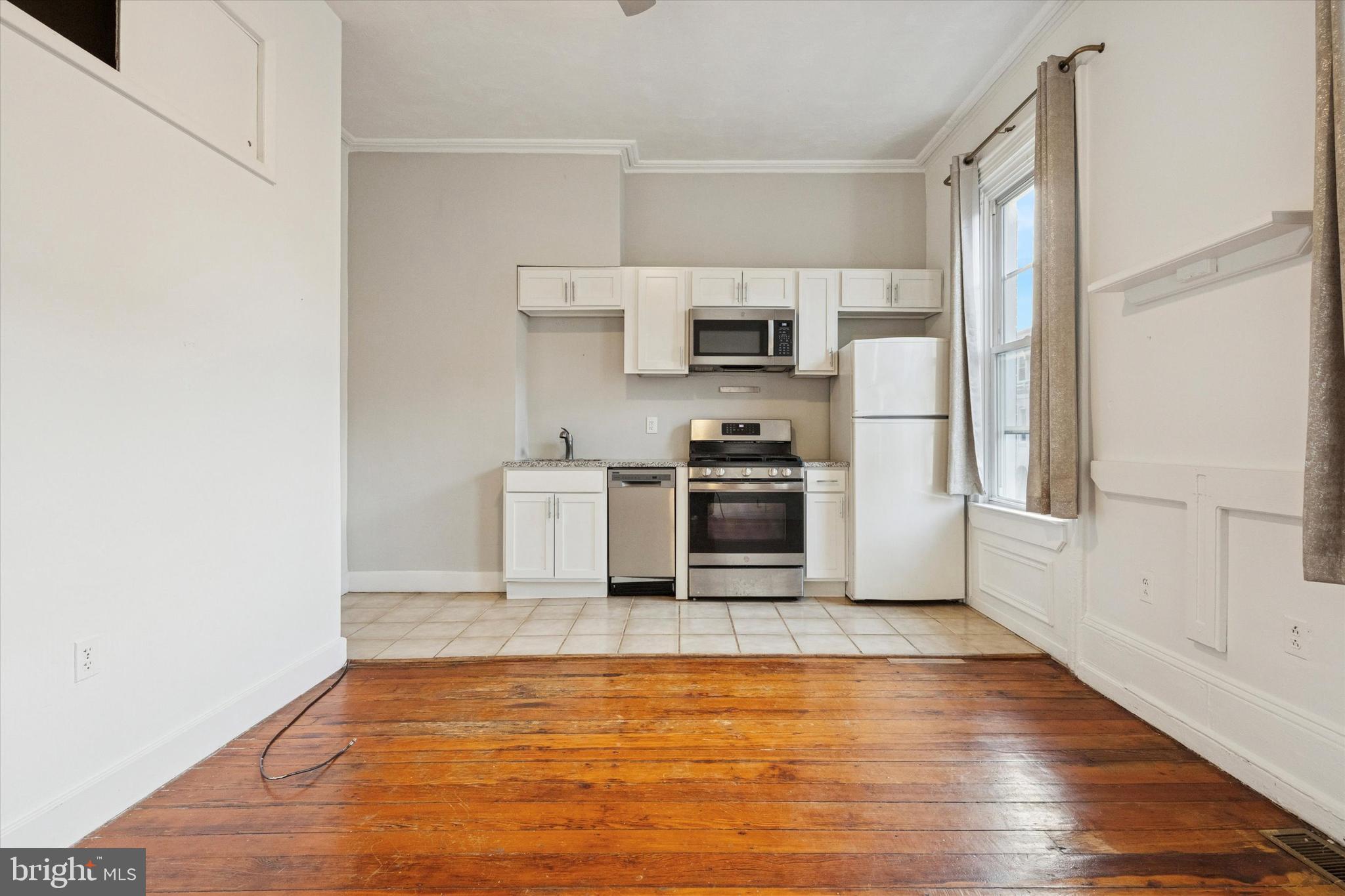 159 North 21st Street, Unit 2F Philadelphia, PA 19103 - Photo 12 of 18 Kitchen and Dining Area