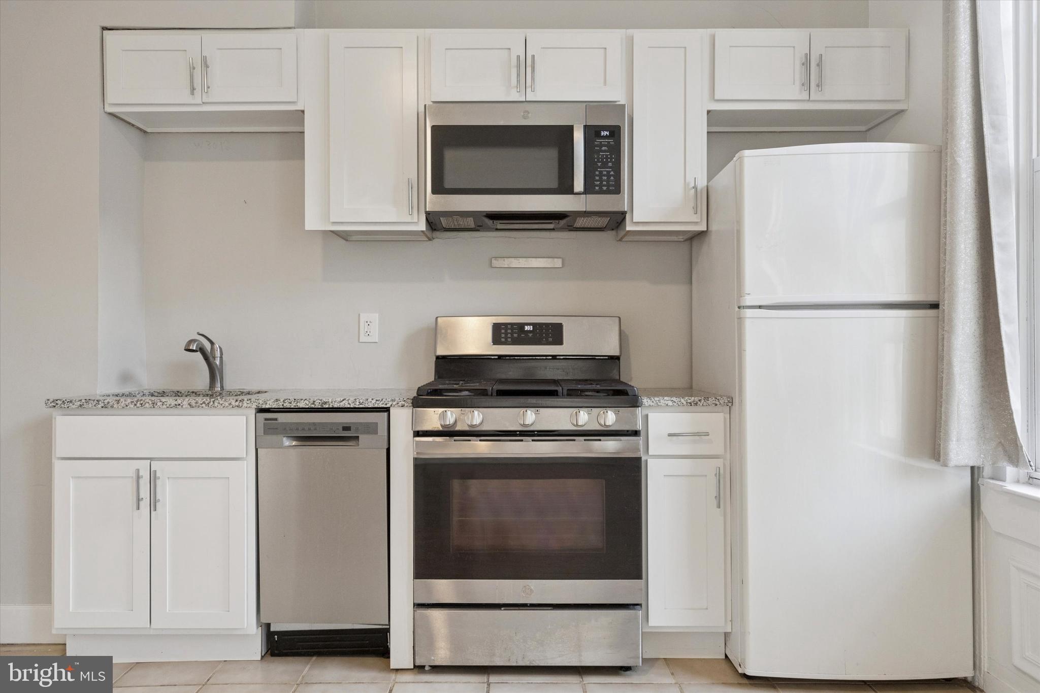 159 North 21st Street, Unit 2F Philadelphia, PA 19103 - Photo 10 of 18 Kitchen