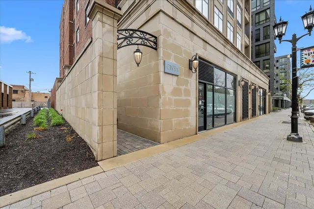 $1,300,000 | 195 North Addison Avenue, Unit PH03, Elmhurst, IL 60126