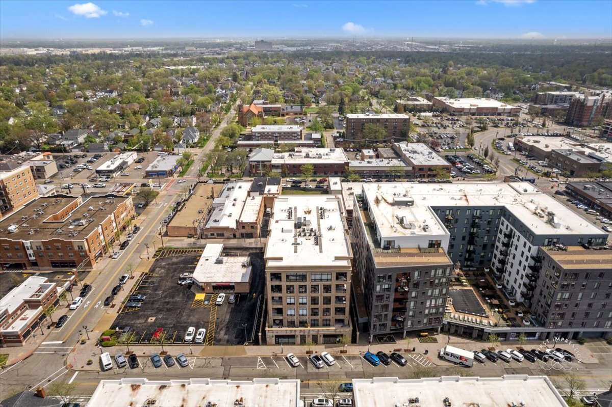 195 North Addison Avenue, Unit PH03 Elmhurst, IL 60126 - Photo 31 of 36 a view of a city