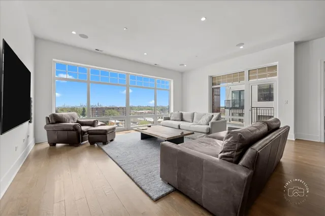 $1,300,000 | 195 North Addison Avenue, Unit PH03, Elmhurst, IL 60126