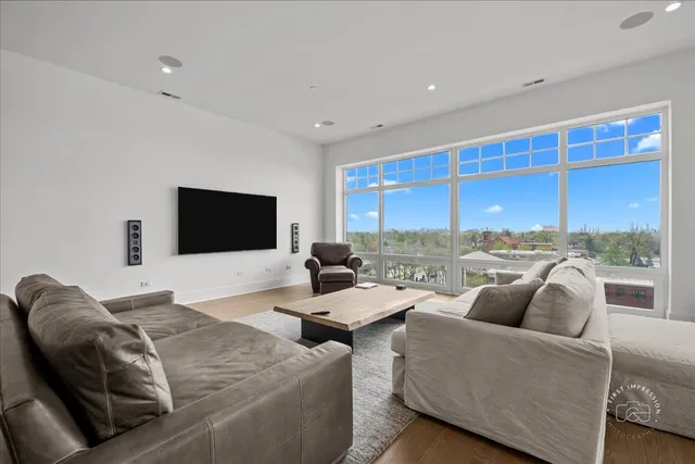 $1,300,000 | 195 North Addison Avenue, Unit PH03, Elmhurst, IL 60126