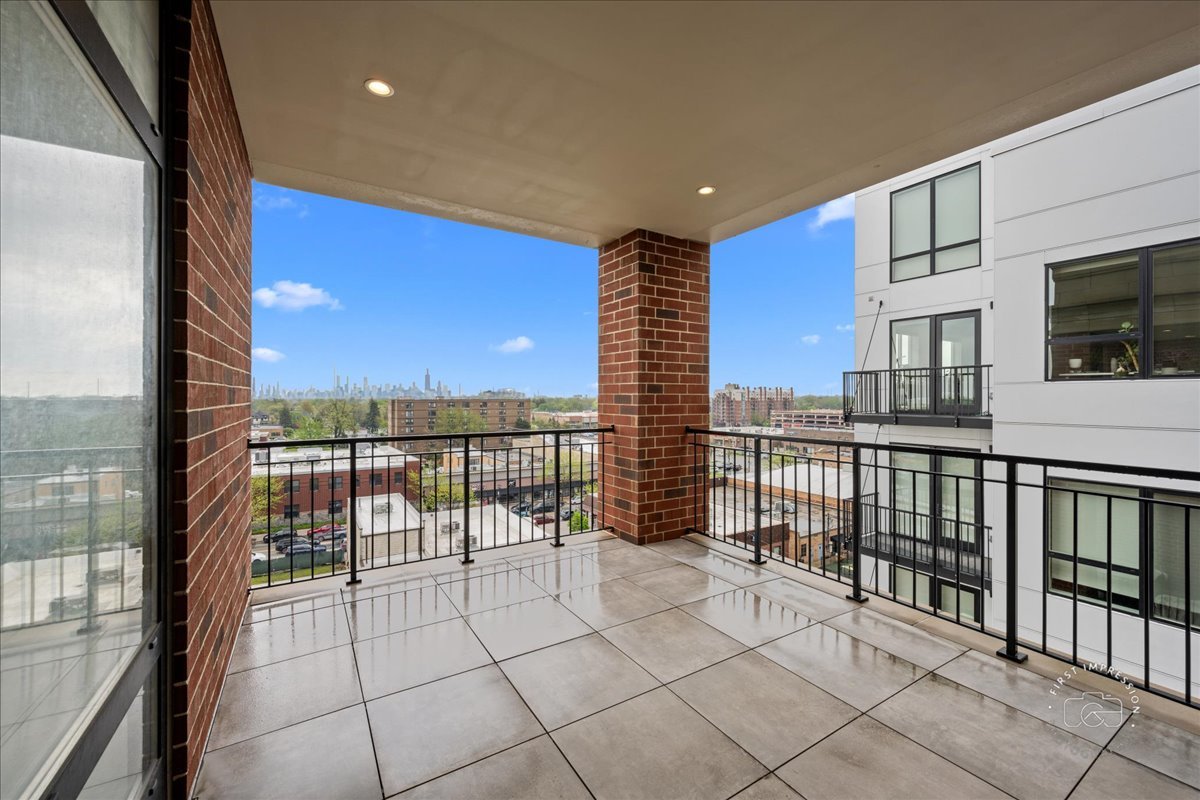195 North Addison Avenue, Unit PH03 Elmhurst, IL 60126 - Photo 10 of 36 a view of balcony with workspace