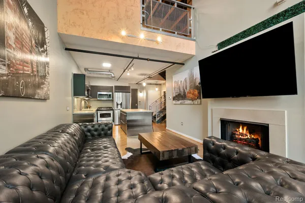 $499,900 | 614 South Troy Street, Unit 202, Royal Oak, MI 48067