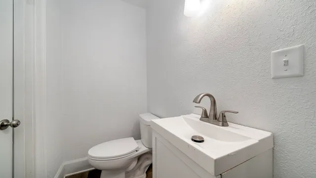 $179,900 | 234 North Gardiner Avenue, Rockford, IL 61107