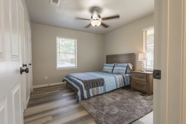 $2,900 | 106 Mimosa Street, Lake Jackson, TX 77566