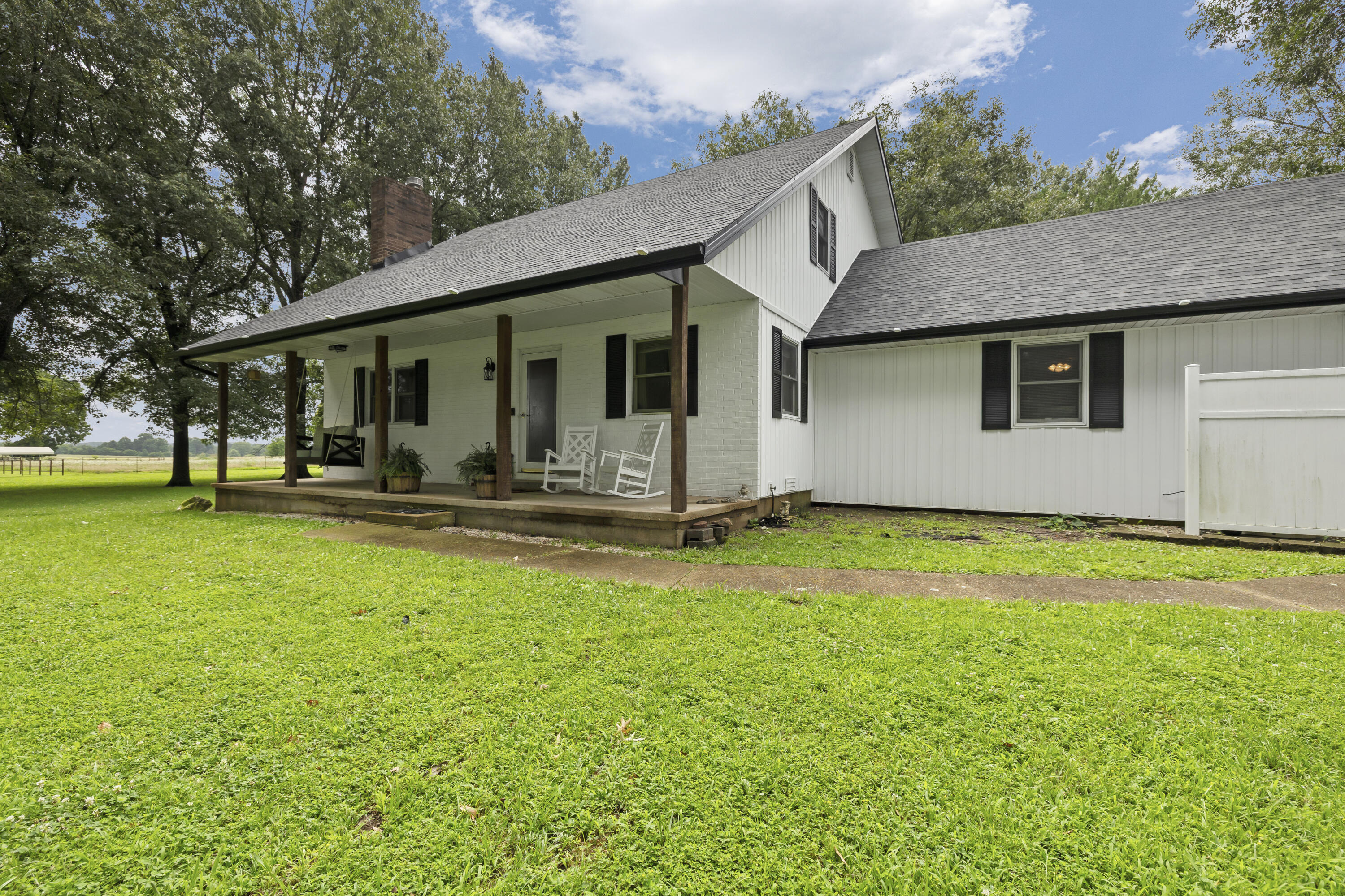 1238 East 425th Road Bolivar, MO 65613 - Photo 2 of 70 _MG_6066