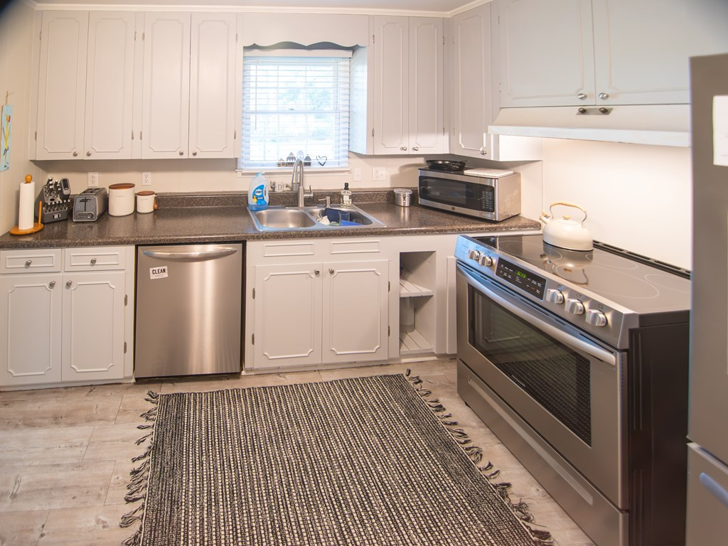 302 Adams Avenue Sumter, SC 29150 - Photo 6 of 28
