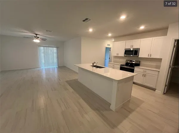 $2,950 | 11317 Radiant Shr Loop, San Antonio, FL 33576