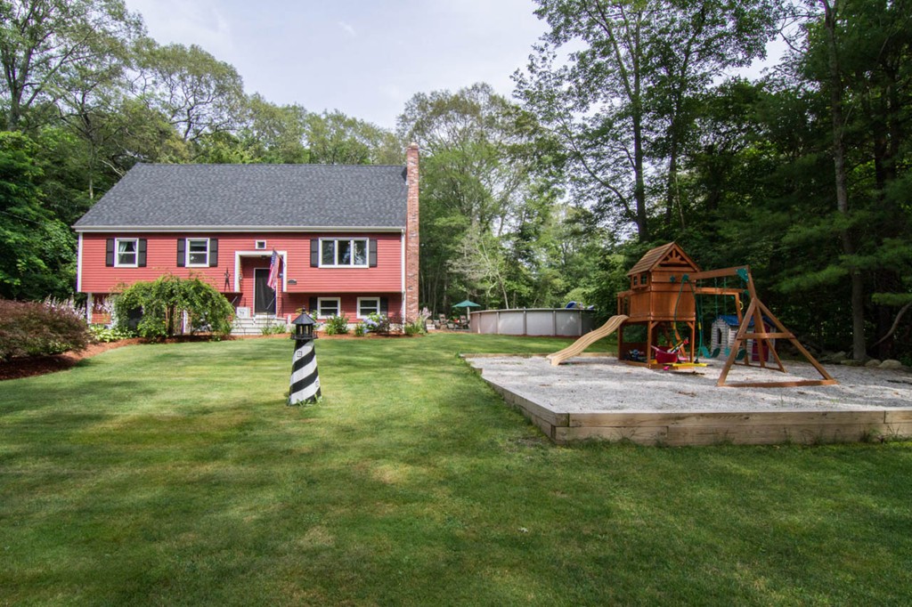 484 Chestnut Hill Road Millville, MA 01529 - Photo 1 of 28 Gallery Image 1