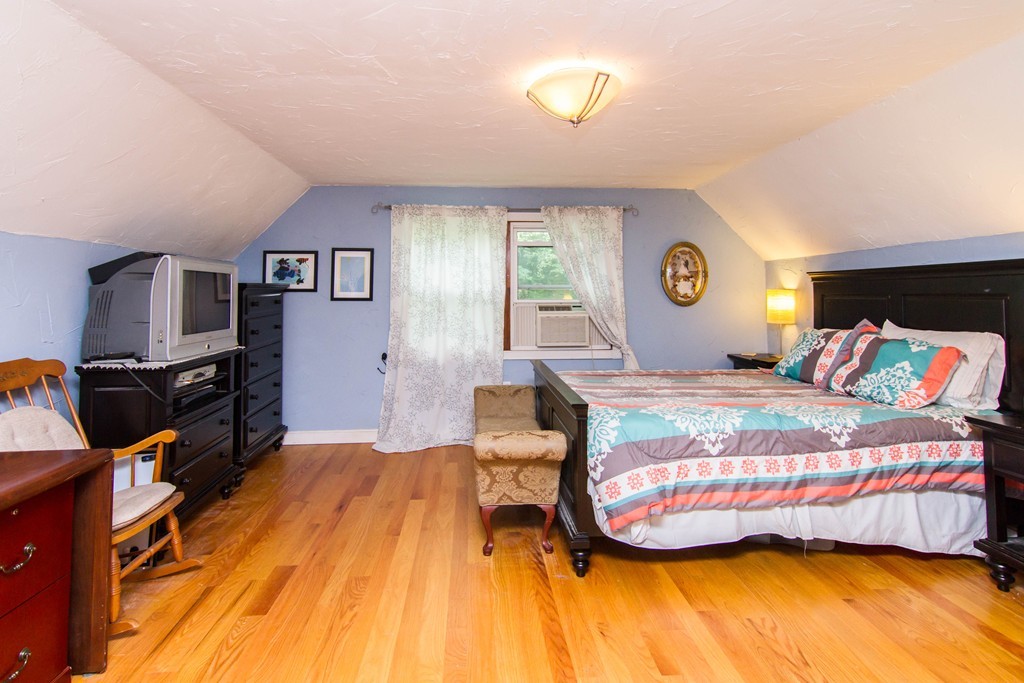 484 Chestnut Hill Road Millville, MA 01529 - Photo 13 of 28 Gallery Image 13