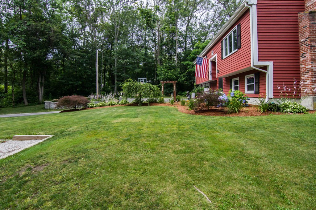 484 Chestnut Hill Road Millville, MA 01529 - Photo 2 of 28 Gallery Image 2