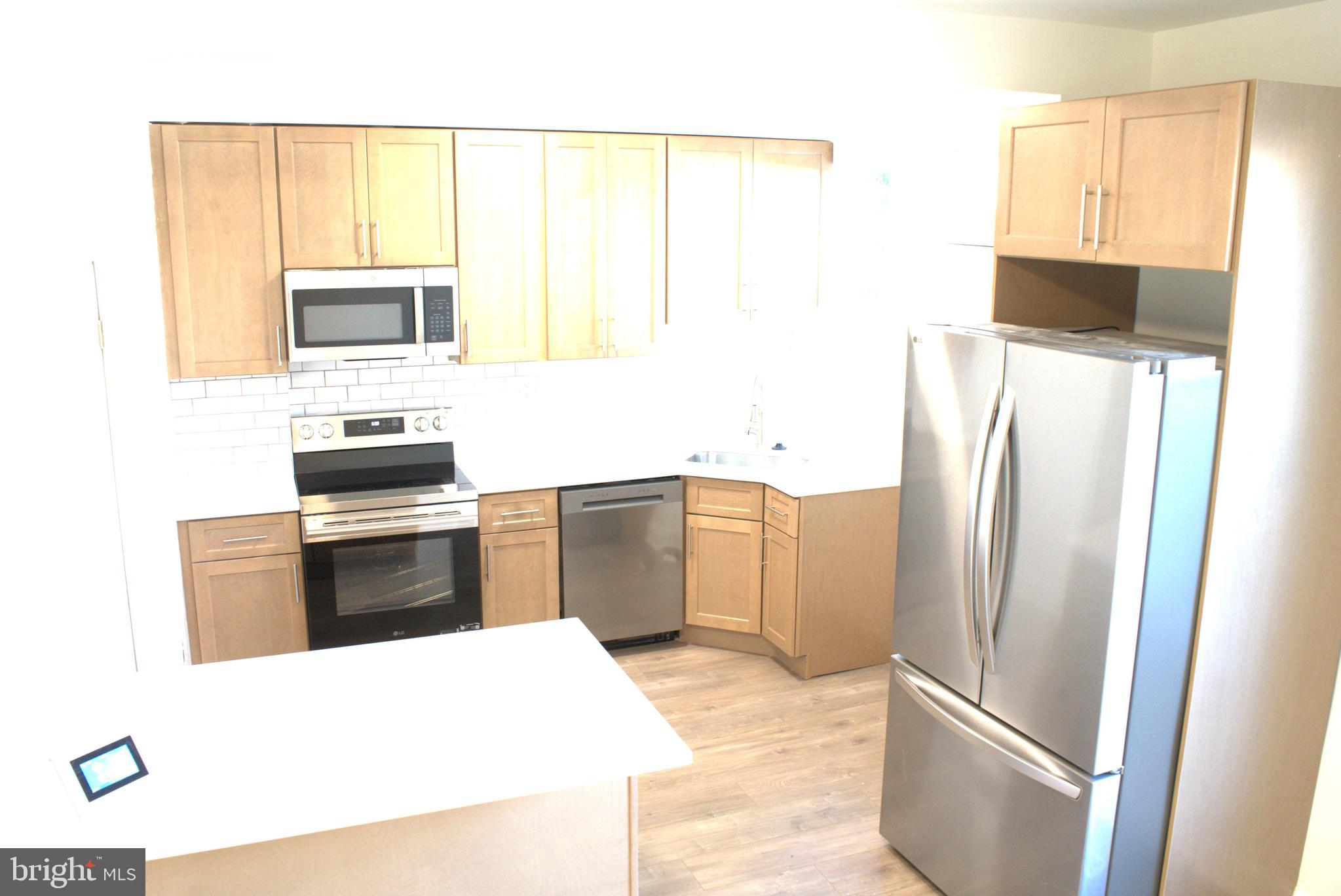 117 South Wickham Road Baltimore, MD 21229 - Photo 45 of 121 Kitchen24