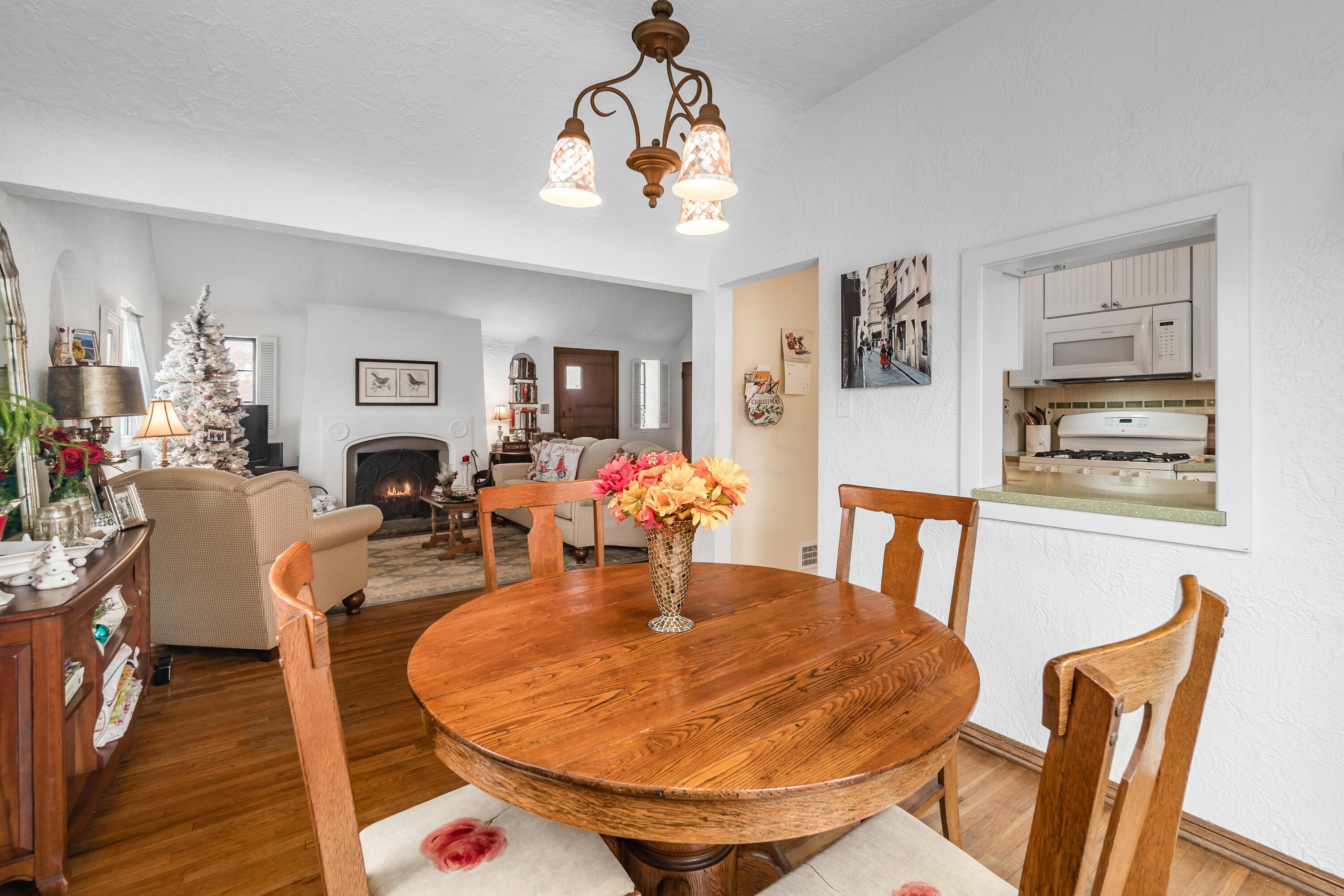1014 South Cassingham Road Columbus, OH 43209 - Photo 5 of 29 e_1014_S_Cassingham_023