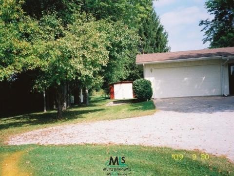 9860 Yale Road Avoca, MI 48006 - Photo 8 of 12 356802-7.JPG
