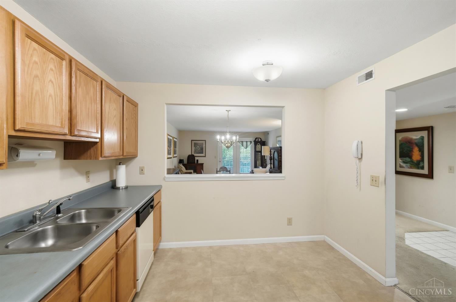 843 Neeb Road, Unit 1 Cincinnati, OH 45233 - Photo 15 of 35