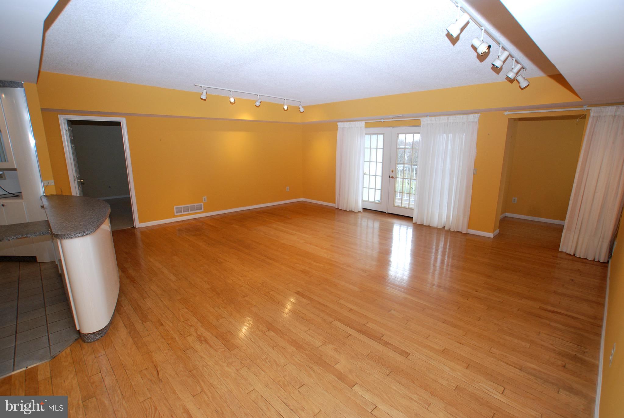 5409 Centennial Station Warminster, PA 18974 - Photo 4 of 41