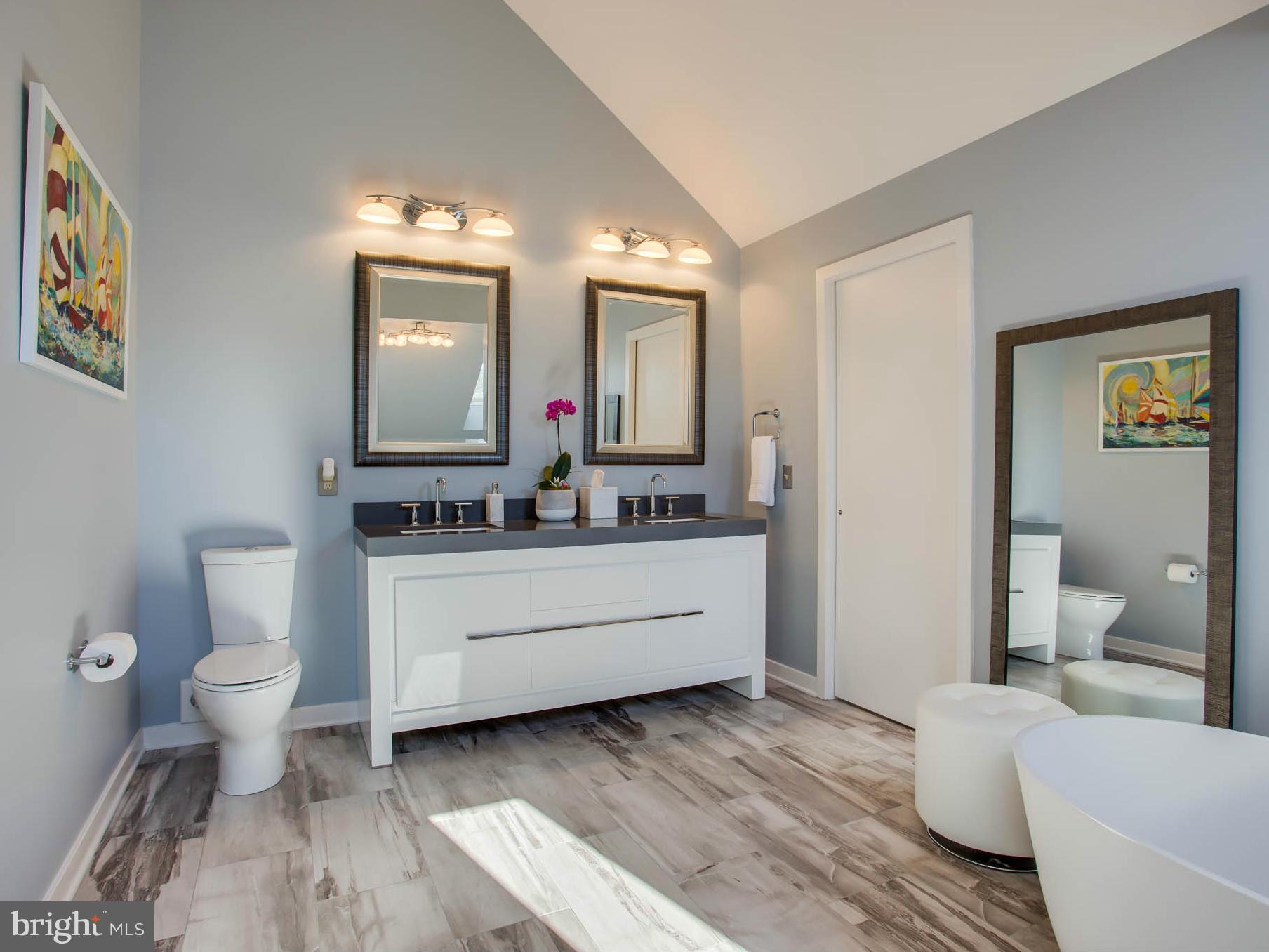 6008 Marineview Road King George, VA 22485 - Photo 23 of 30 Bath (Master)