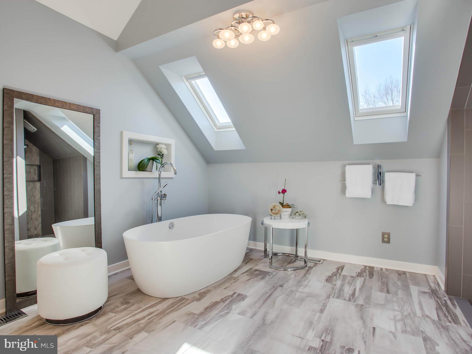 6008 Marineview Road King George, VA 22485 - Photo 5 of 30 Bath (Master)