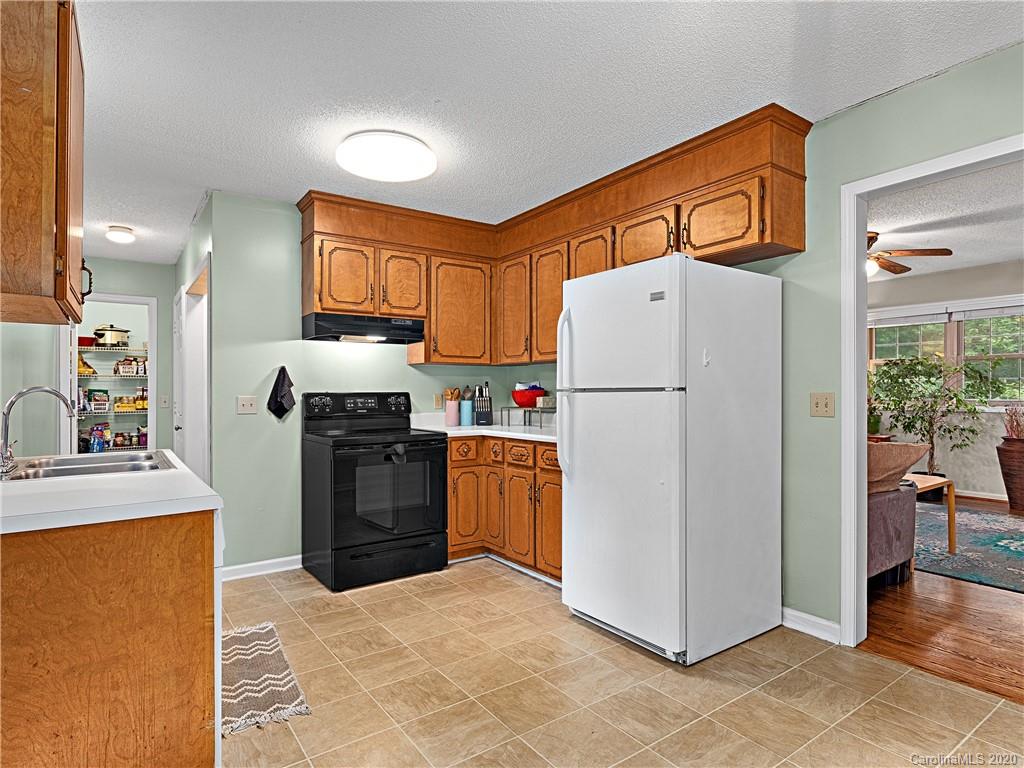 510 Hunters Ridge Road Mills River, NC 28759 - Photo 7 of 19 Gallery Image 7