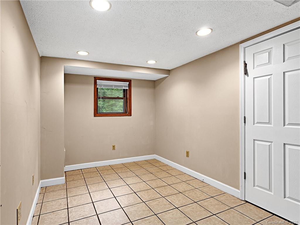 510 Hunters Ridge Road Mills River, NC 28759 - Photo 10 of 19 Gallery Image 10