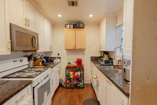$699,999 | 13360 Kelowna Street, Arleta, CA 91331