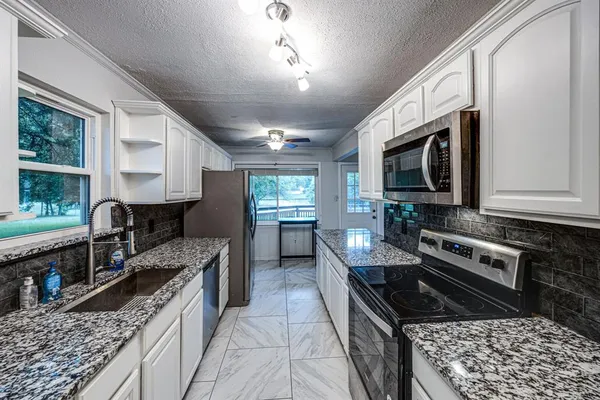 $2,525 | 14520 Shoredale Lane, Farmers Branch, TX 75234