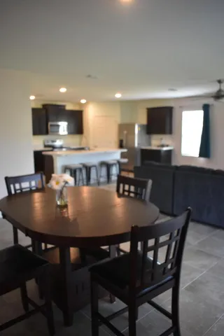 $3,075 | 107 Southwest Glenwood Drive, Port St. Lucie, FL 34984