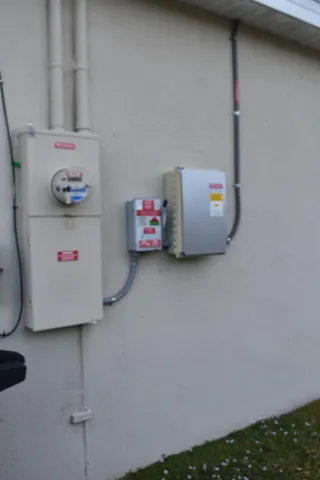 $3,075 | 107 Southwest Glenwood Drive, Port St. Lucie, FL 34984