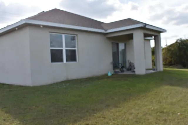 $3,075 | 107 Southwest Glenwood Drive, Port St. Lucie, FL 34984