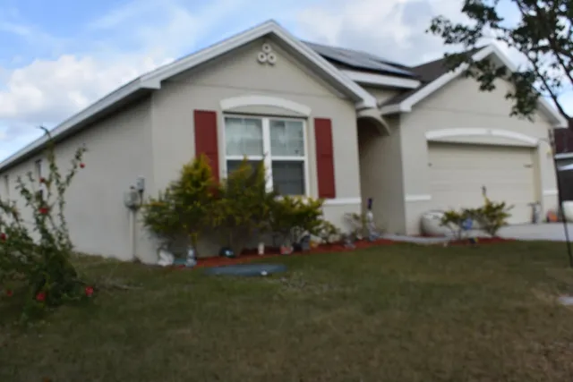 $3,075 | 107 Southwest Glenwood Drive, Port St. Lucie, FL 34984